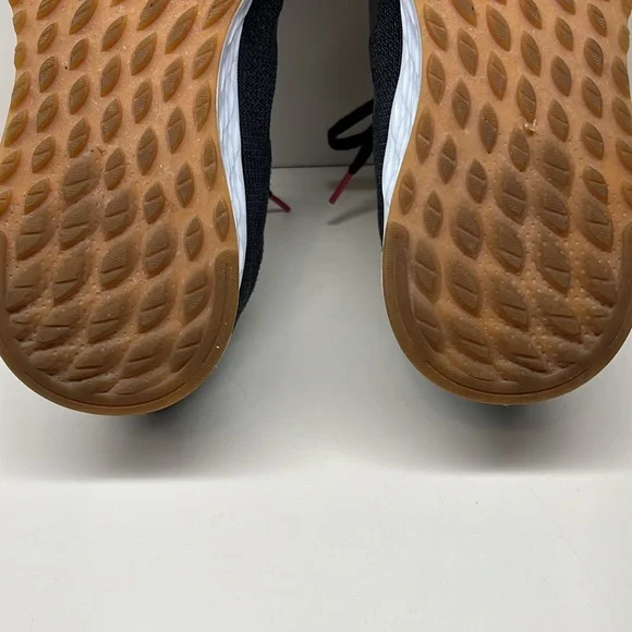 Woman’s New Balance Fresh Foam running sneaker W770QSK size 12 - Picture 4 of 12